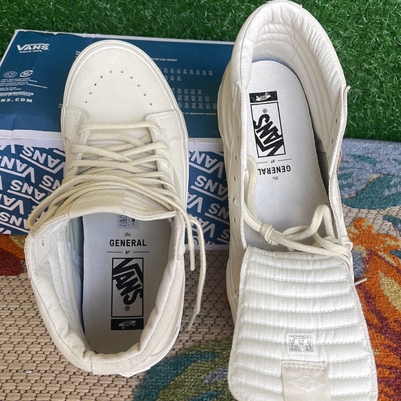 Vans Sks-Hi Reissue VI
(The General)@Itwhtasprgs
VNOA4BVH09F WMNS sneakers - Picture 13 of 16